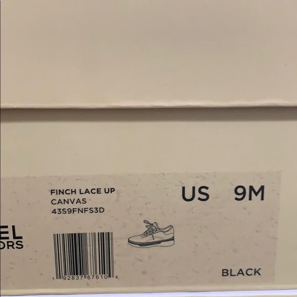 Finch Canvas Lace Up Sneakers - Picture 7 of 7